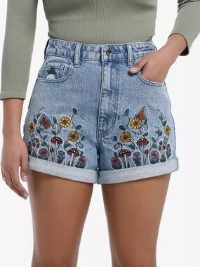 Hot Topic Thorn & Fable Ghost Sunflower Mom Shorts